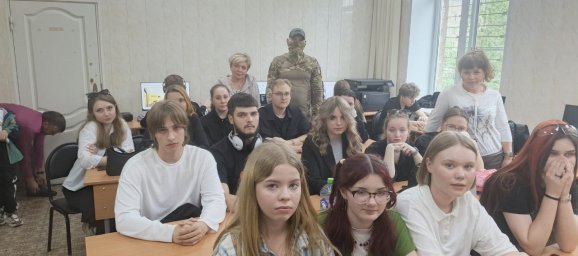 Урок Мужества студентам ВГИИК провел  участник СВО