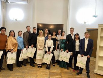 Вокалисты ВГИИКа покорили гостей «Библионочи» в библиотеке им. Горького Вокалисты ВГИИКа покорили гостей «Библионочи» в библиотеке им. Горького